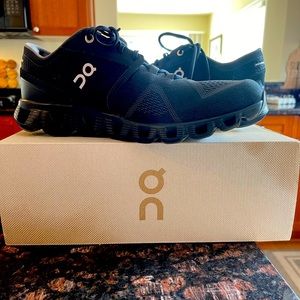 On Cloud CloudX Womens size 11